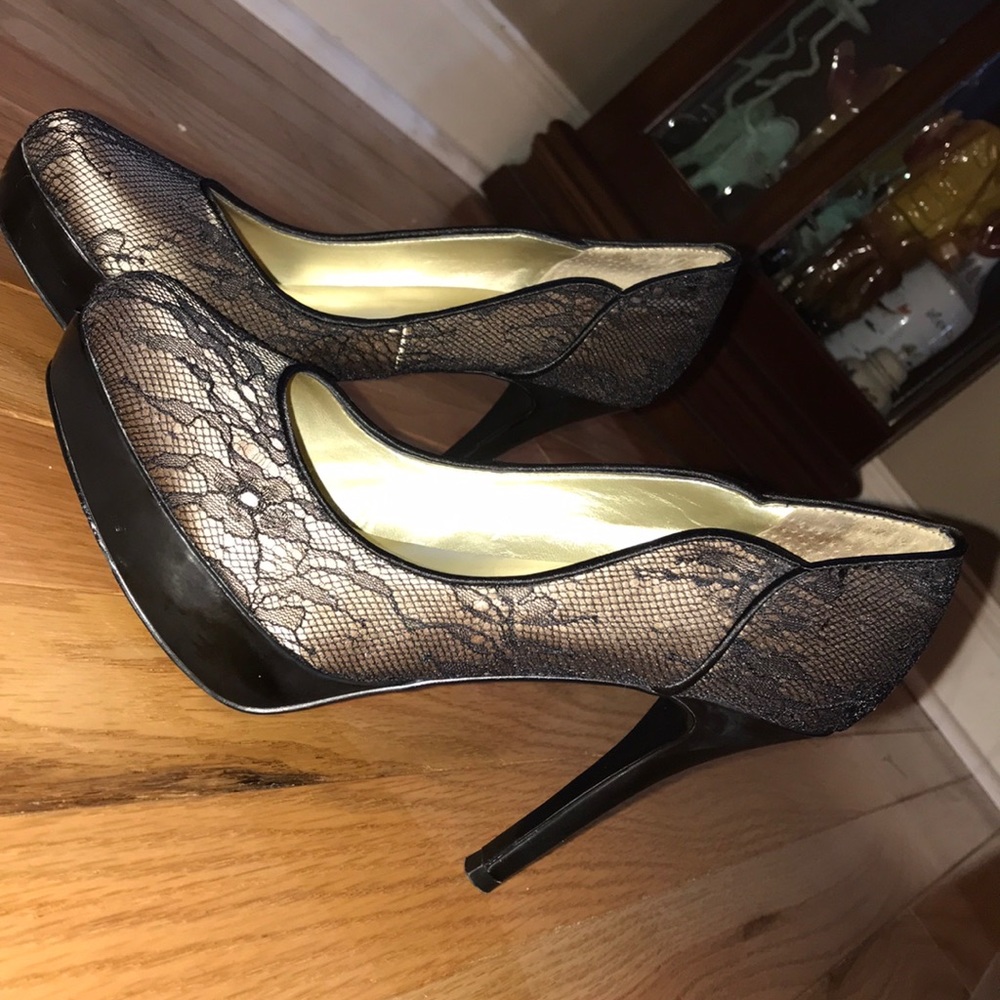 Guess black lace heels